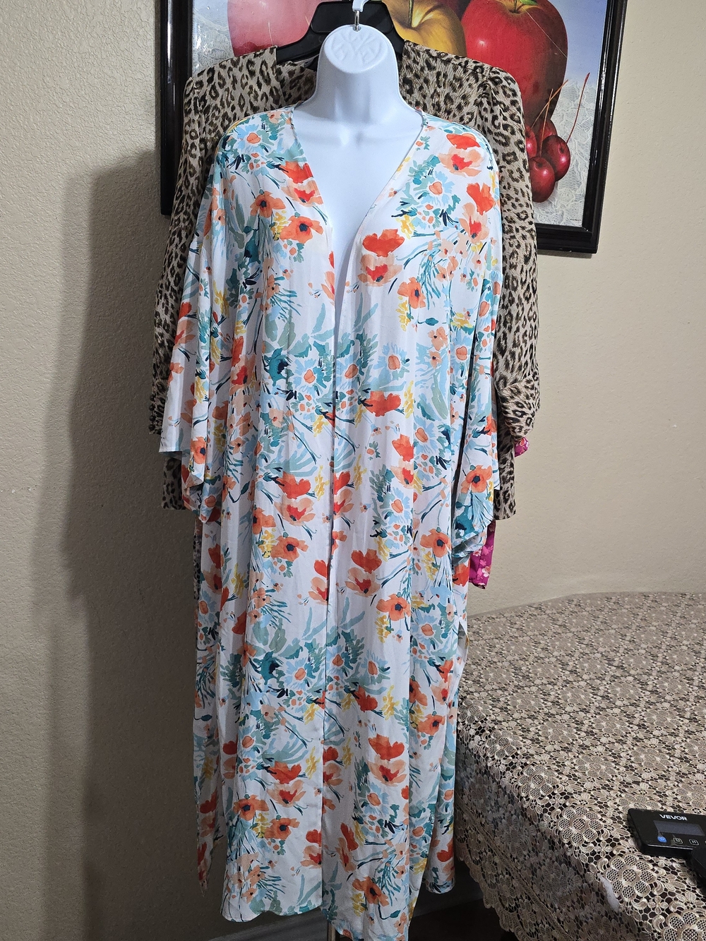 The Pioneer Woman White Floral Print Lightweight Kimono